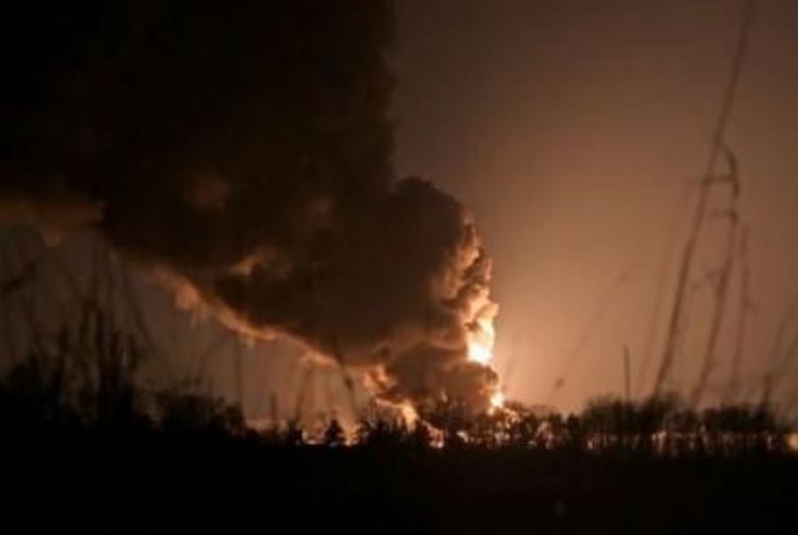 Ukrainian Oil, Gas Facilities Burn As West Prepares New Sanctions ...